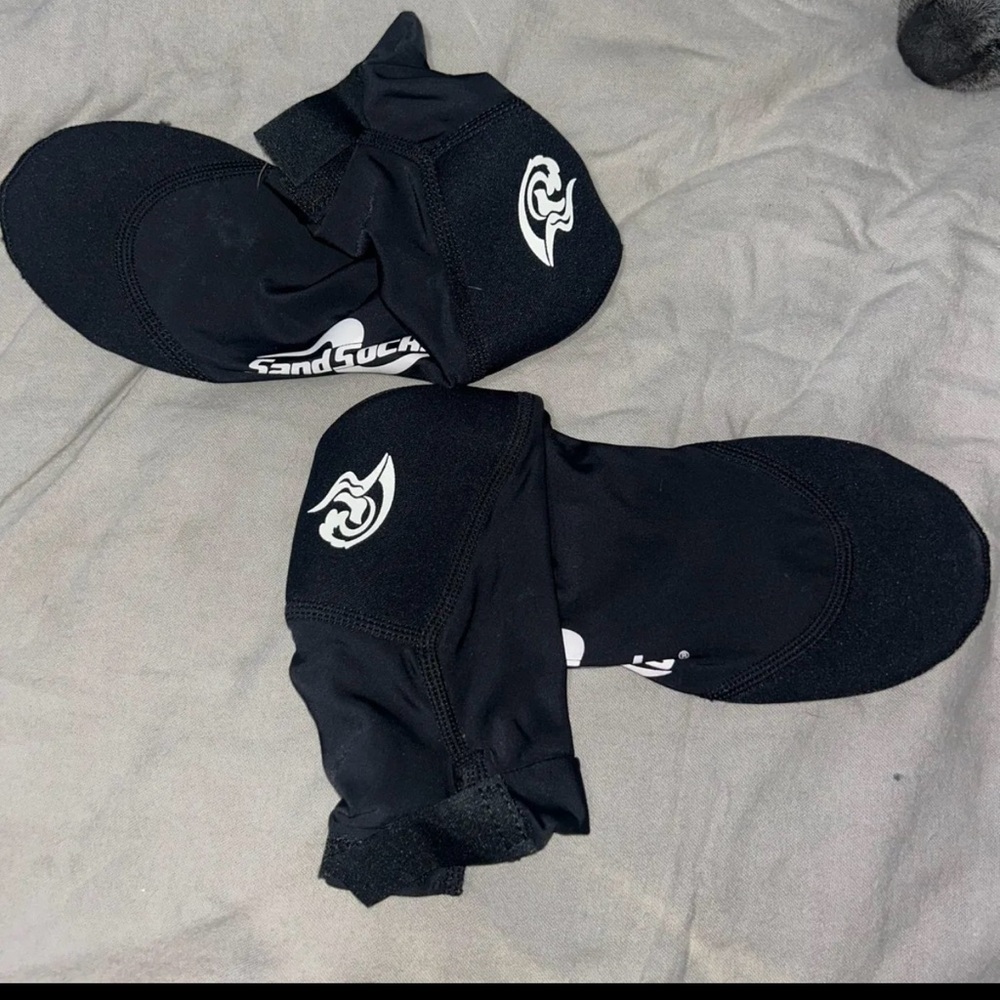 Sand socks, size medium